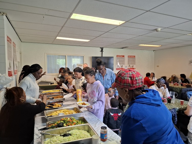 Ontbijten in het Maranatha Community Transformation Center (C) Haëlla Stichting