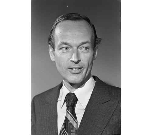 prof. dr. Luck van Leeuwen prof. dr. Luck van Leeuwen