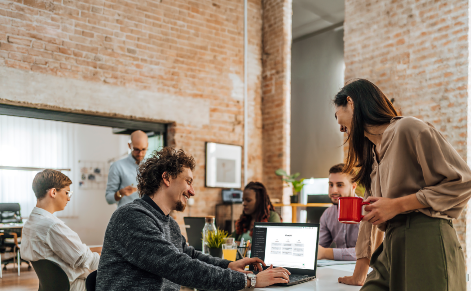 Kantoorsetting met ChatGPT-beeld, ter illustratie.