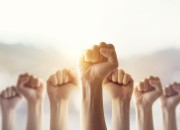 ‘Veel Europese maatschappelijke organisaties voor mensenrechten in de problemen’