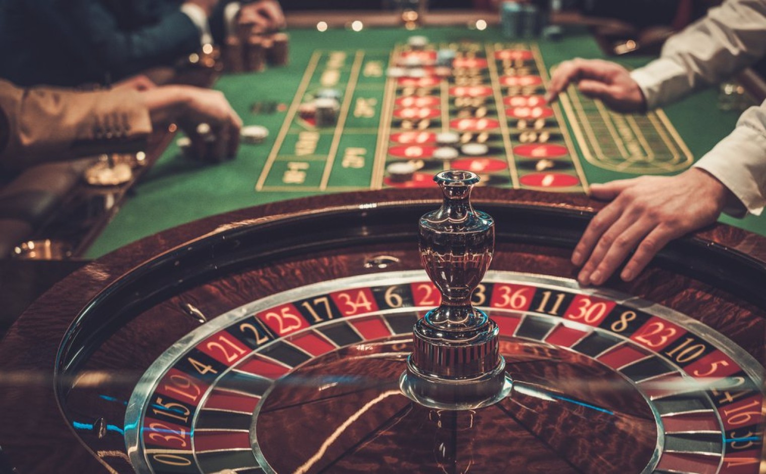 Speeltafel in het casino met roulette
