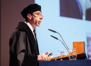 Nieuwe ‘Vf: Op Locatie’: in gesprek met kersverse hoogleraar filantropie René Bekkers (VU)