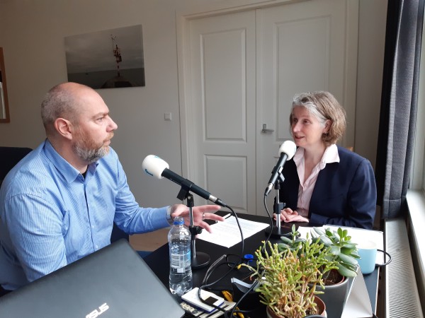 Jeroen Hogenhout 'in gesprek' met Petra Hoogerwerf (C) Vakblad fondsenwerving