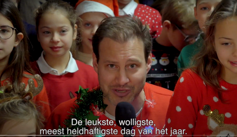 Save the Children, stills uit de campagne Foute Kersttruienactie (Bron: YouTube)