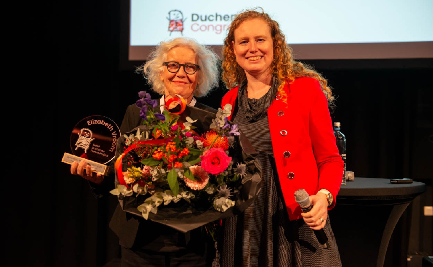 Elisabeth Vroom is benoemd tot erelid van Duchenne Parent Project. Naast haar Anneliene Jonker, nu directeur.