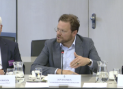 Siep Wijsenbeek (SBF) verdedigt aanpassing registratie ANBI’s in UBO-register bij rondetafelsessie Tweede Kamer