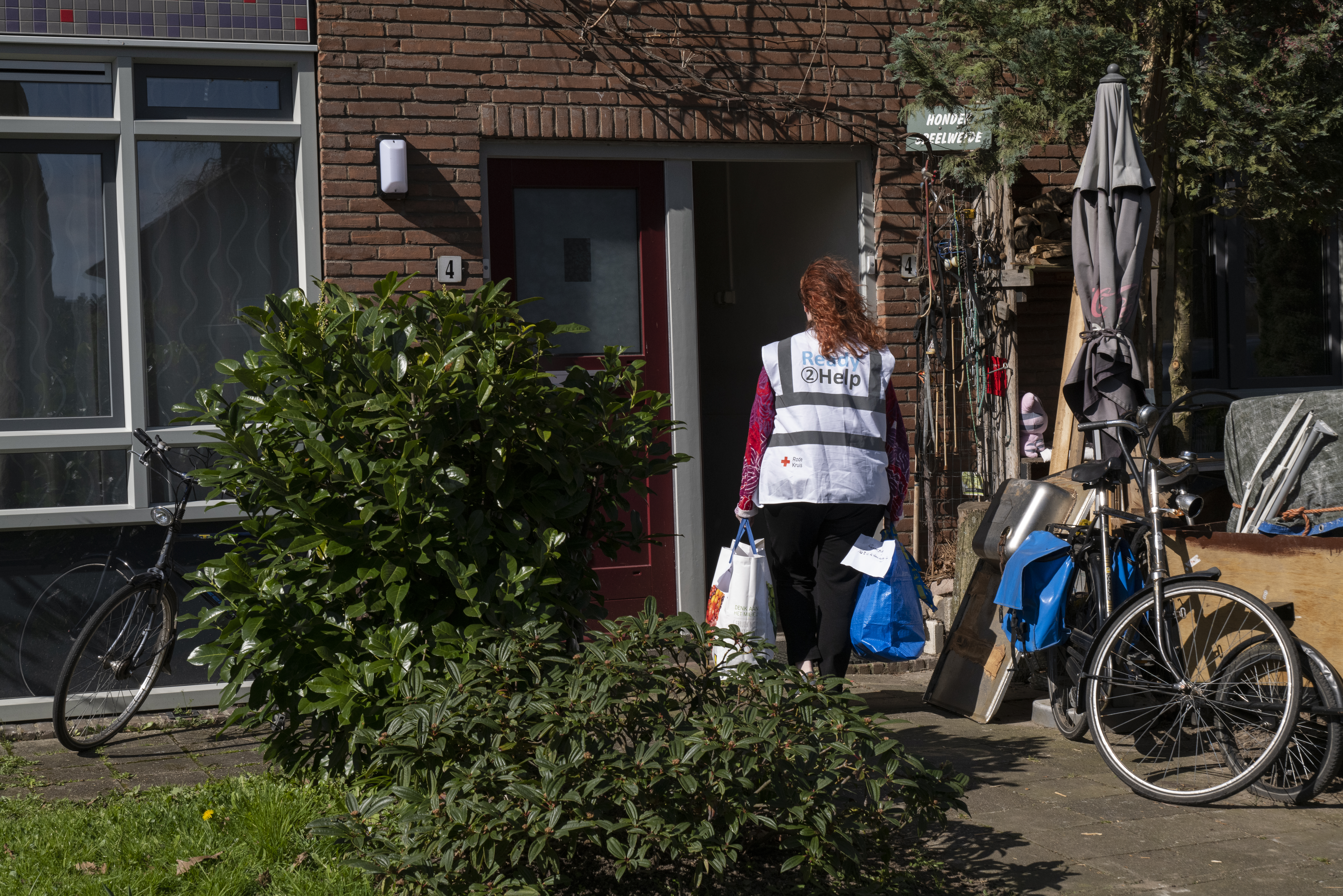 Rode Kruis medewerkers in Coronatijd - afbeelding 2