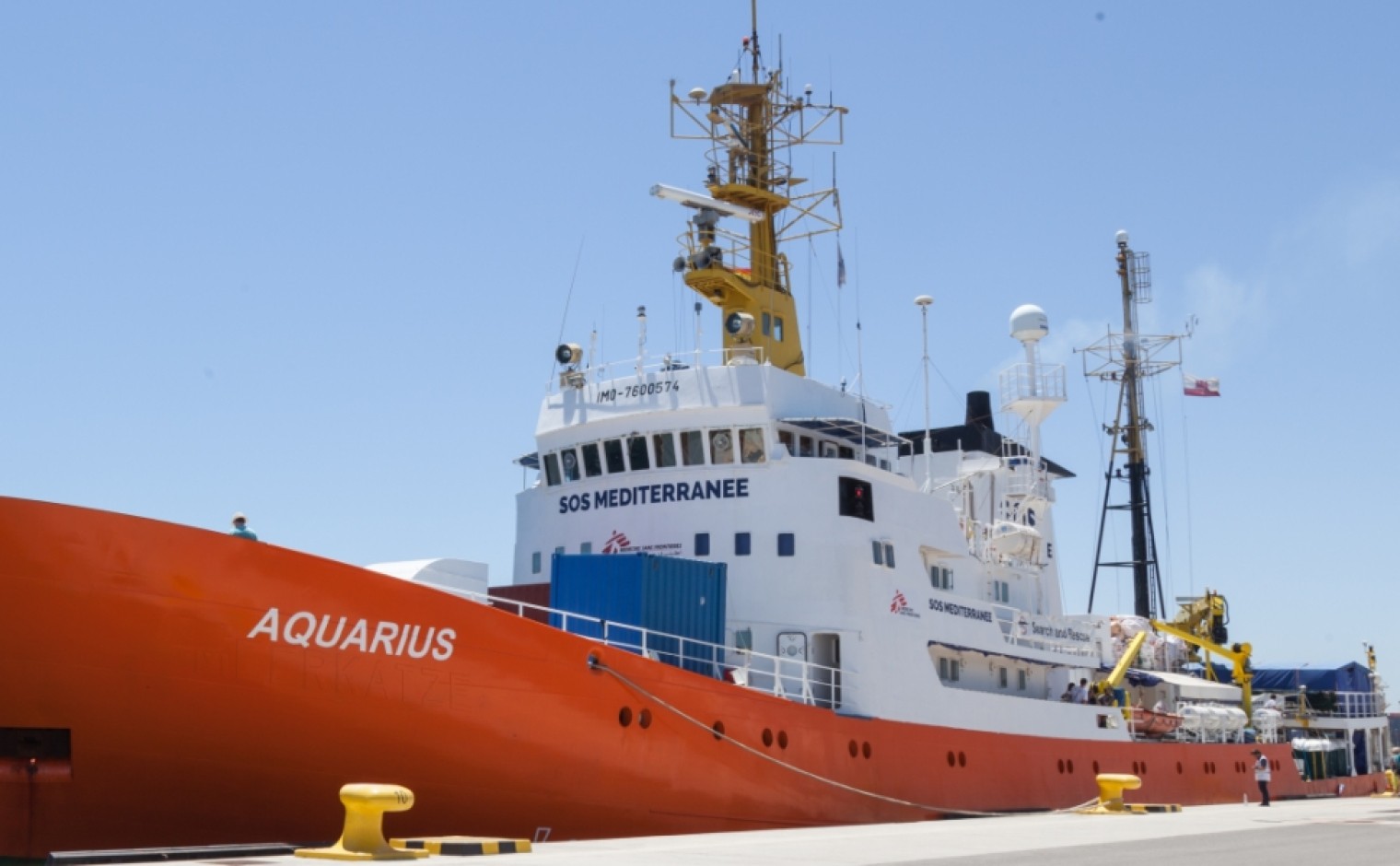 Reddingsschip Aquaries voor Artsen zonder Grenzen en SOS Mediterranee.