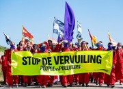 Greenpeace doet aangifte tegen vervuilende bedrijven Tata Steel en Chemours