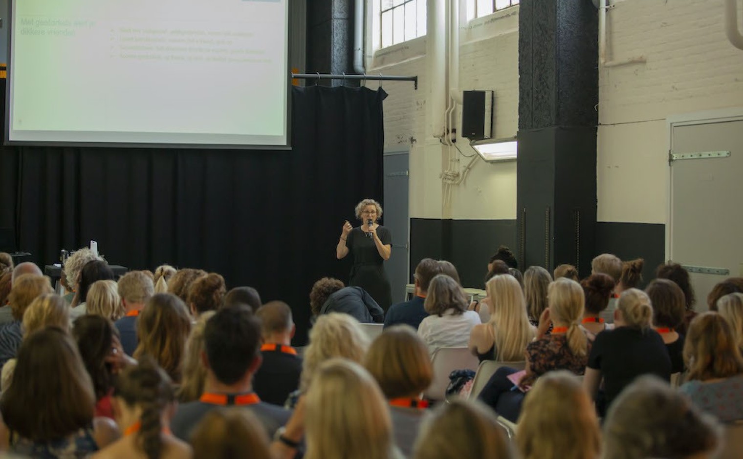 Brecht Janssen presenteerde de workshop 'Hoe maak je échte vrienden' tijdens de Vakdag fondsenwerving 2022.