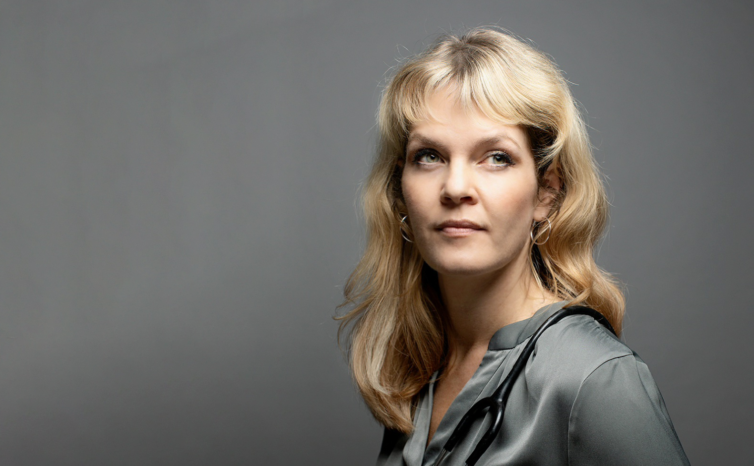 Straat- en huisarts Michelle van Tongerloo spreekt tijdens de opening van de Vakdag fondsenwerving 2023.