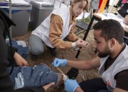 Georganiseerde en particuliere hulp buiten de poorten van Ter Apel