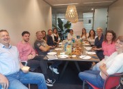 Onderzoeksbureau MediaTest viert verjaardag met etmaal werk voor Simavi