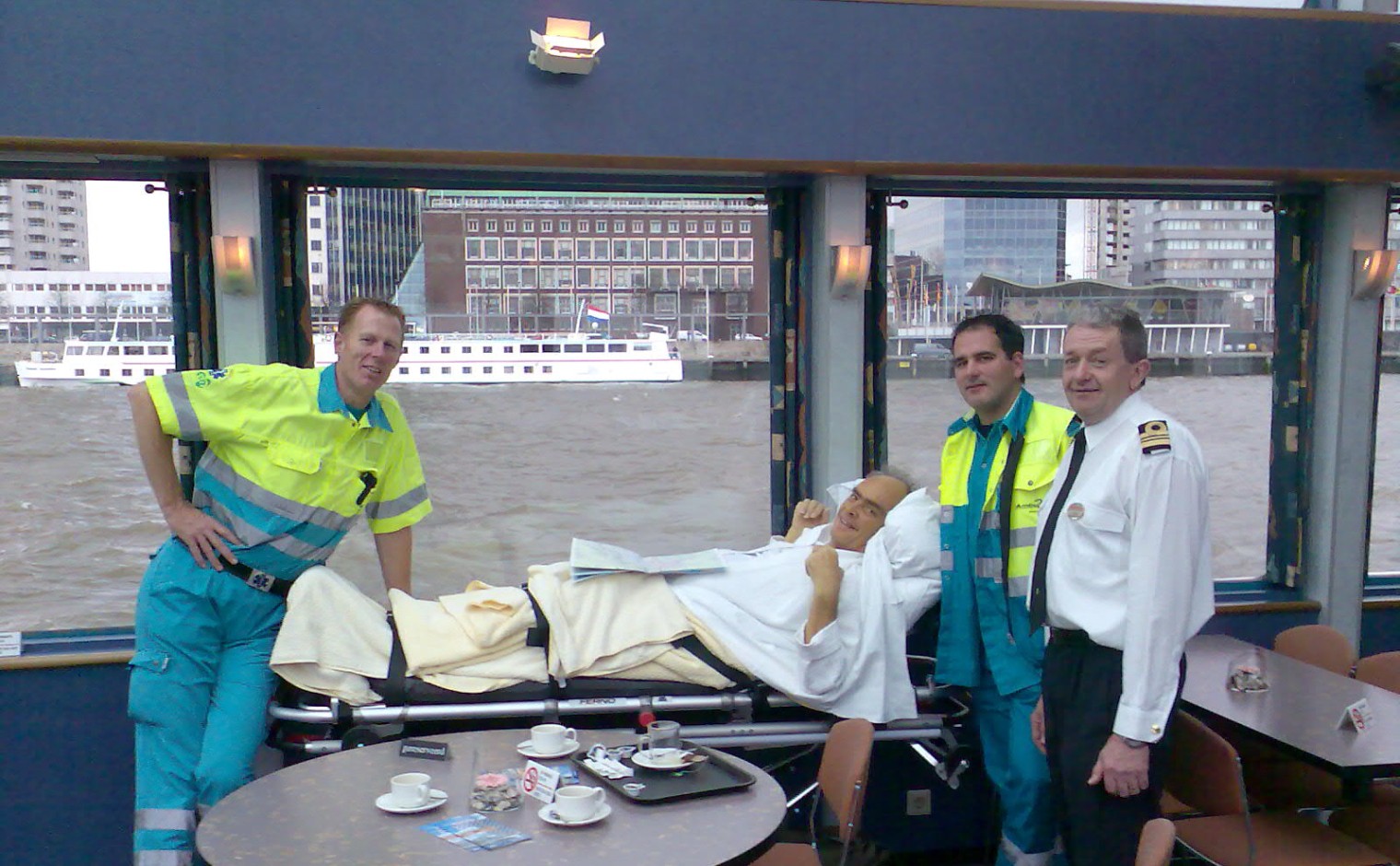 Stichting Ambulance Wens, allereerste wens met zeeman Mario op de Spido Rotterdam