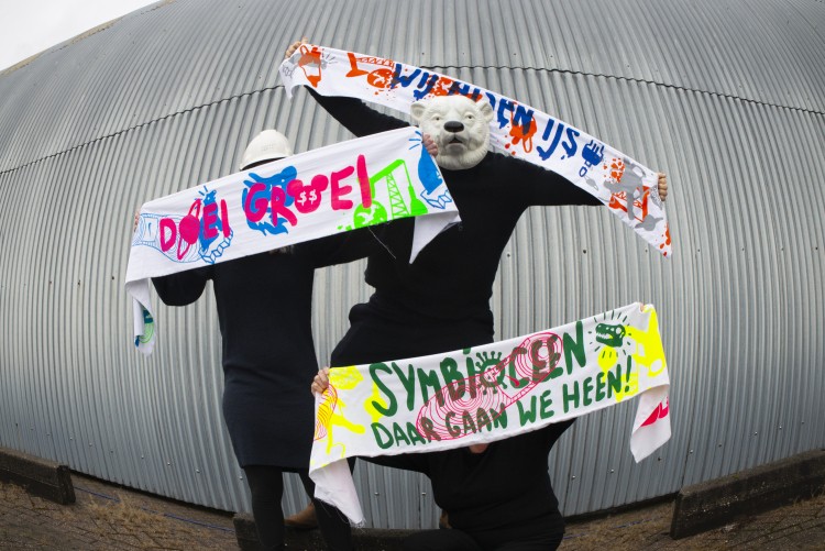 De sjaals van Warm Protest (C) Dana Dijkgraaf
