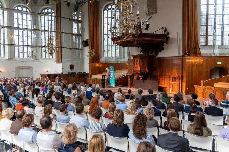 (C) Willem Visser