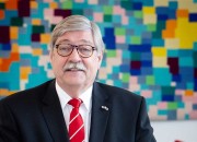 Willibrord van Beek (70) benoemd tot voorzitter van Goede Doelen Platform