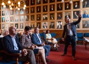 Fondsen werven onder alumni: een warme band met je alma mater