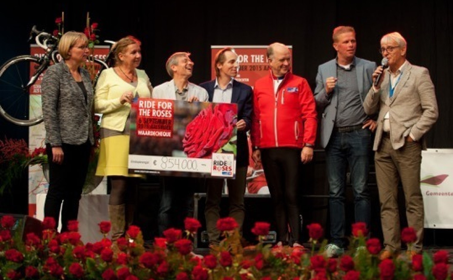 Uitreiking cheque.