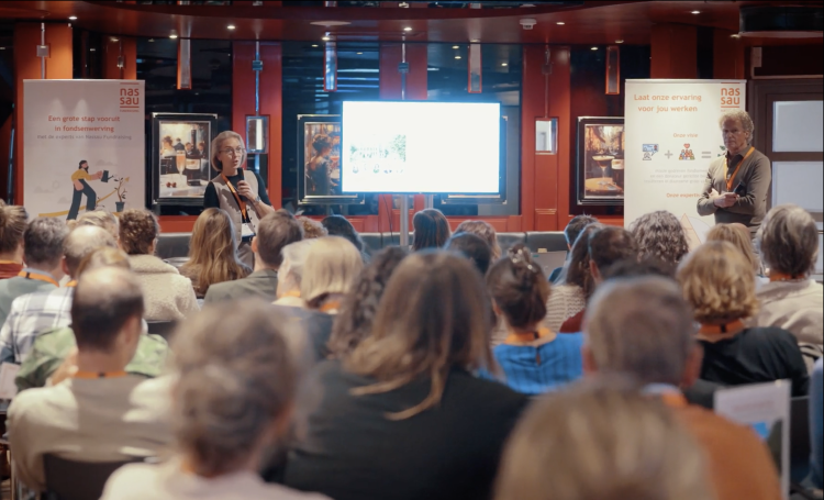 Vera Peerdeman en Hans Broodman presenteren in de Royal Bar