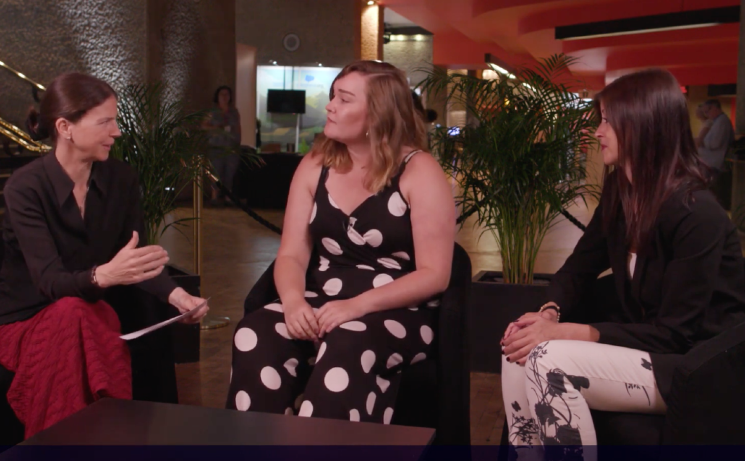 Still uit video Institute of Fundraising: Isobel Michael, Ruby Bayley-Pratt en Heather Hill (vlnr)